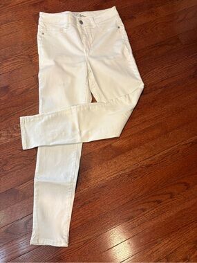 Time and Tru White Skinny Jeans (super stretchy)